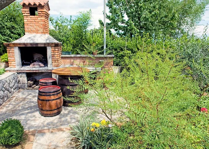 Beni-2 By Interhome * マトゥリ